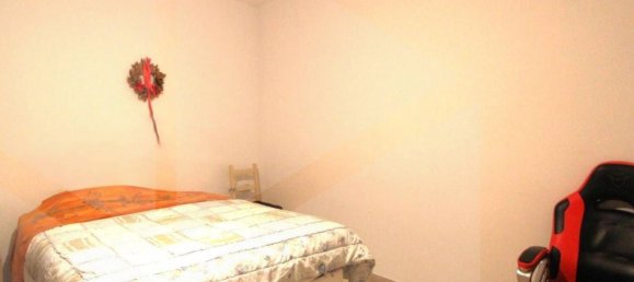 5 rooms Apartment in Pontedera, Italy No. 17134 10