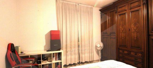 5 rooms Apartment in Pontedera, Italy No. 17134 11