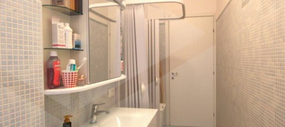 5 rooms Apartment in Pontedera, Italy No. 17134 19