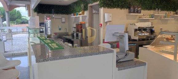 451m² Commercial property in Quarteira, Portugal No. 245420 9