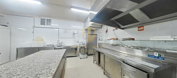 451m² Commercial property in Quarteira, Portugal No. 245420 16