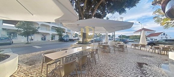 451m² Commercial property in Quarteira, Portugal No. 245420 2