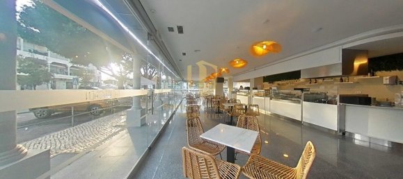 451m² Commercial property in Quarteira, Portugal No. 245420 26