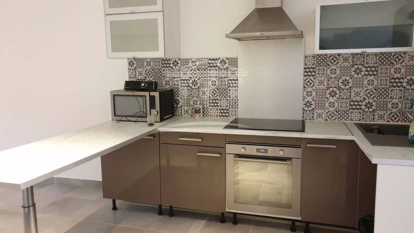 3 bedrooms House in Sorgues, France No. 355561