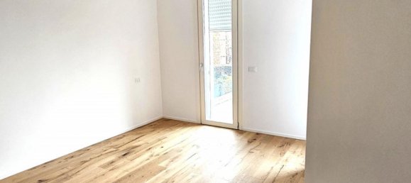Apartamento de 4 habitaciónes en Padua, Italy No. 29950 2