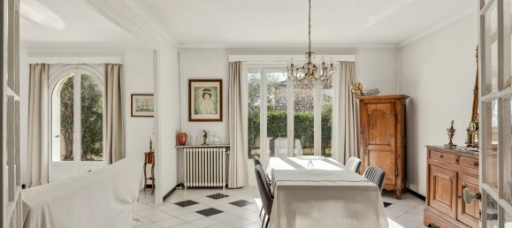 4 bedrooms Commercial property in Antibes, France No. 1928 4