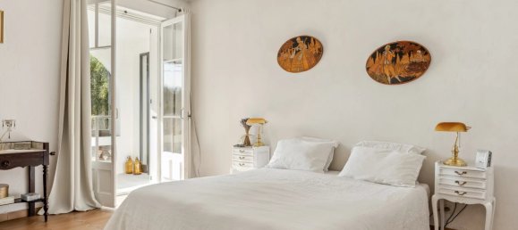 4 bedrooms Commercial property in Antibes, France No. 1928 5