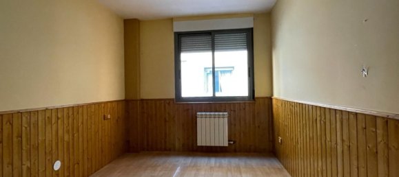 Apartamento de 4 dormitorios en León, Spain No. 114820 10
