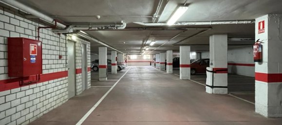 Apartamento de 4 dormitorios en León, Spain No. 114820 18