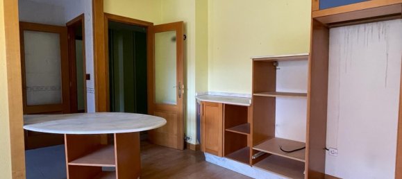 Apartamento de 4 dormitorios en León, Spain No. 114820 5