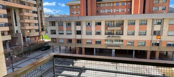 Apartamento de 4 dormitorios en León, Spain No. 114820 9