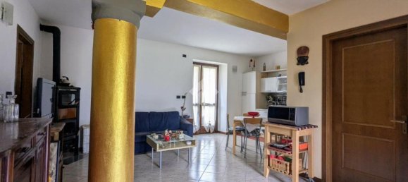 Apartamento de 3 habitaciónes en Costa Volpino, Italy No. 1801 21