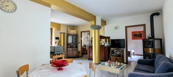 Apartamento de 3 habitaciónes en Costa Volpino, Italy No. 1801 4