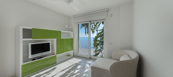 12-salle Villa à Manerba del Garda, Italy No. 85398 16