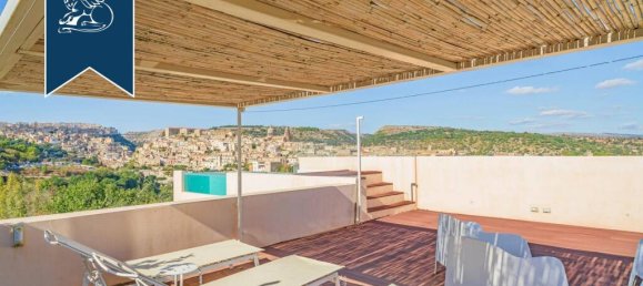 3 bedrooms Villa in Ragusa, Italy No. 327017 4