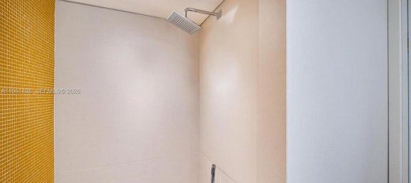 2 Schlafzimmer Gewerbliche Immobilien in Miami, USA, Nr. 615689 6