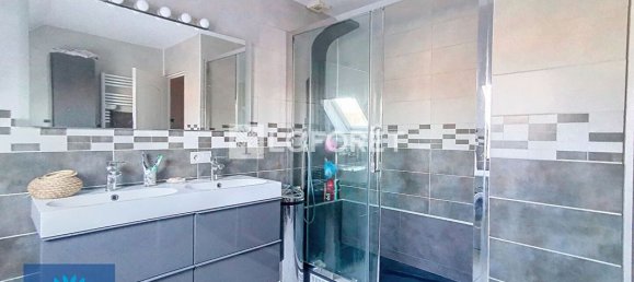 5 bedrooms House in Mennecy, France No. 182261 11