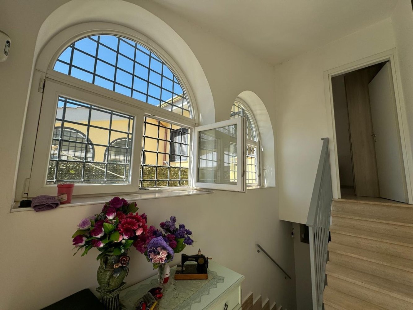 4 rooms Villa in Rome, Italy No. 28607