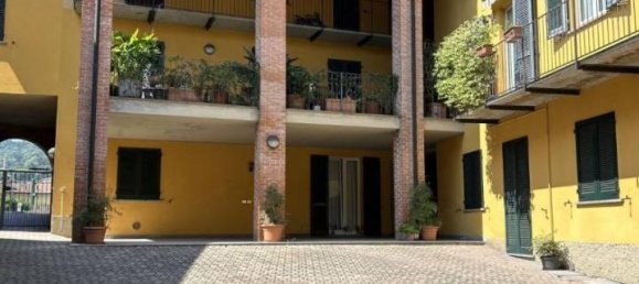 2 rooms Penthouse in San Fermo della Battaglia, Italy No. 175251 3