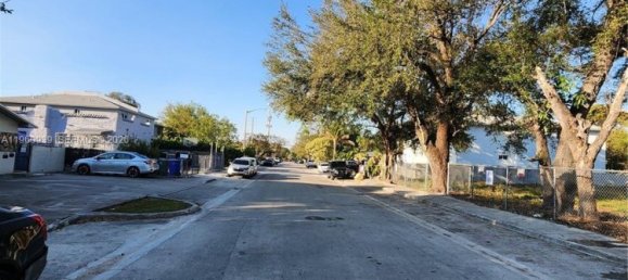 hotel en venta en Miami, Miami-Dade, Florida, USA № 615693 2
