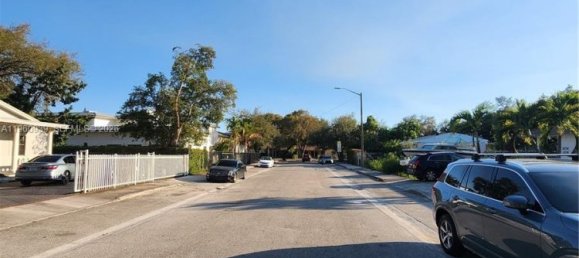 hotel en venta en Miami, Miami-Dade, Florida, USA № 615693 3