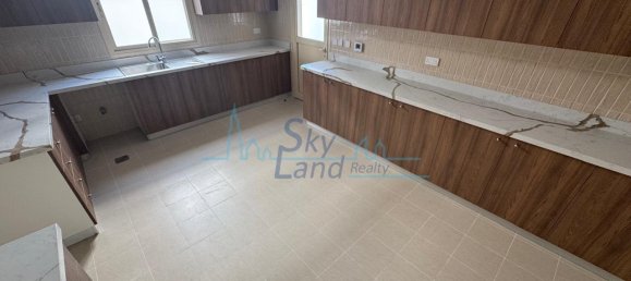 Villa de 4 dormitorios en Umm Suqeim, UAE No. 108702 7