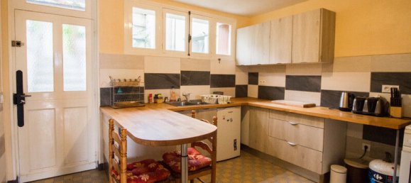 Дом с 6 спальнями в Манш, Франция № 291389 4