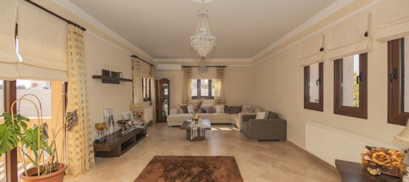 5 bedrooms Villa in Oroklini, Cyprus No. 22813 2