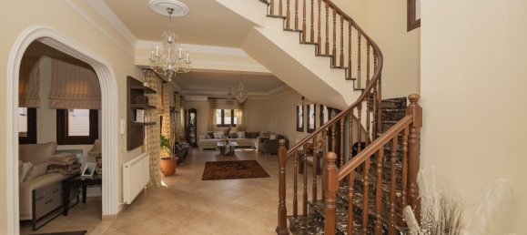 5 bedrooms Villa in Oroklini, Cyprus No. 22813 4