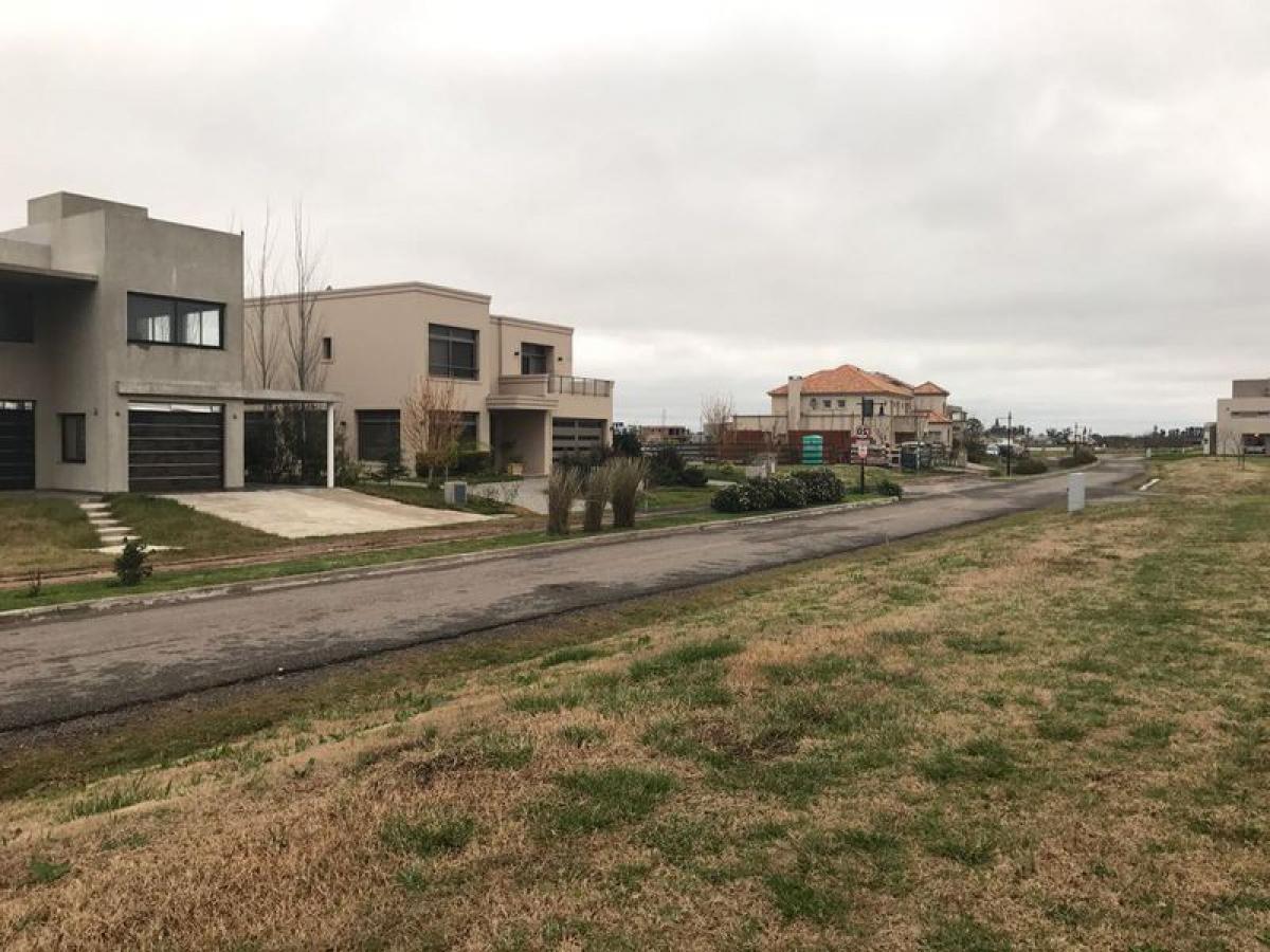  قطعة أرض في San Vicente, Argentina رقم 110752