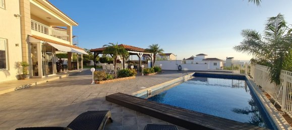 6 bedrooms Villa in Paphos, Cyprus No. 15579 22