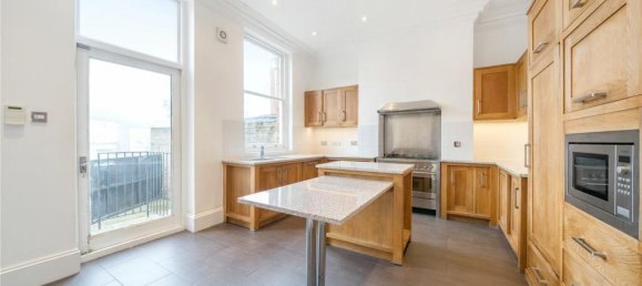 5 bedrooms House in London, United Kingdom No. 5341 9