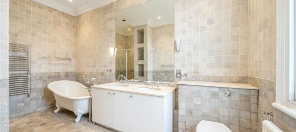 5 bedrooms House in London, United Kingdom No. 5341 42