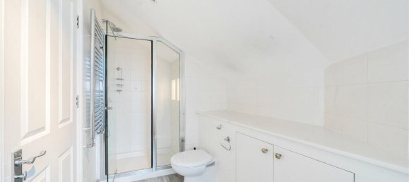 5 bedrooms House in London, United Kingdom No. 5341 85