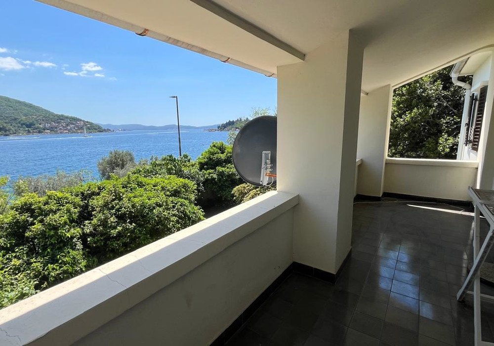 3 bedrooms Apartment in Herceg Novi, Montenegro No. 1851