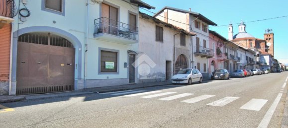 3 rooms House in Borgo d'Ale, Italy No. 30208 2