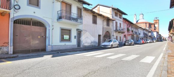 3 rooms House in Borgo d'Ale, Italy No. 30208 36