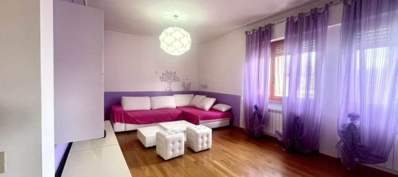 5-salle Appartement à Camaiore, Italy No. 97014 11