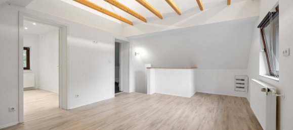 10-salle Châteaux à Monchengladbach, Germany No. 13146 7