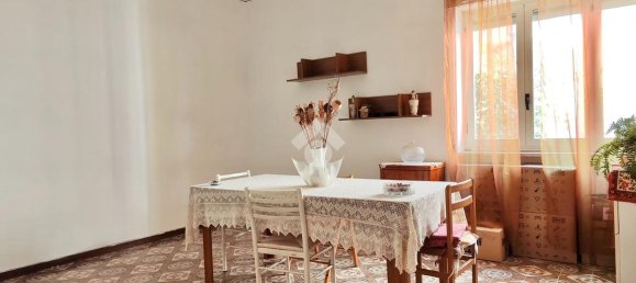 3-salle Appartement à Melito di Napoli, Italy No. 235577 6