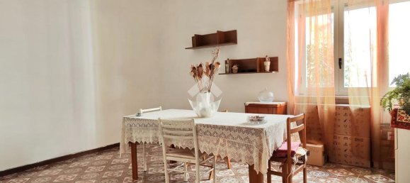 3-salle Appartement à Melito di Napoli, Italy No. 235577 3