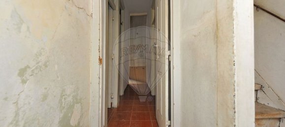 Здание 160м² в Лиссабон, Португалия № 52318 3