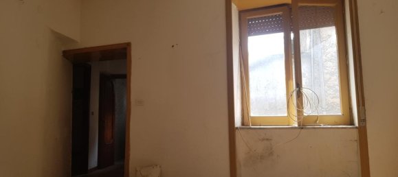 4 rooms House in Mercato San Severino, Italy No. 33493 6