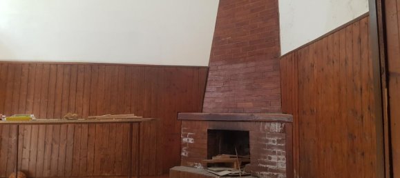 4 rooms House in Mercato San Severino, Italy No. 33493 4