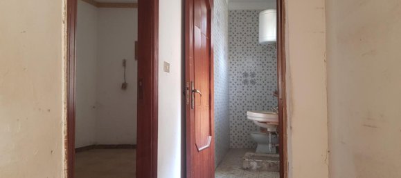 4 rooms House in Mercato San Severino, Italy No. 33493 7