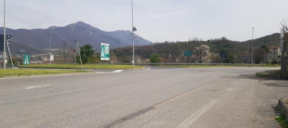 4 rooms House in Mercato San Severino, Italy No. 33493 9