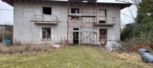 6 bedrooms Villa in Mantua, Italy No. 354853 3