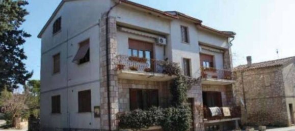 7 bedrooms Villa in Gualdo Cattaneo, Italy No. 378101 3