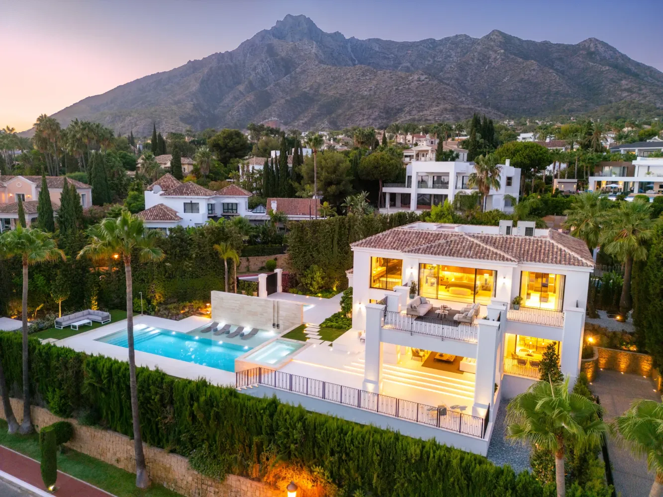Villa de 6 dormitorios en Marbella, Spain No. 130619
