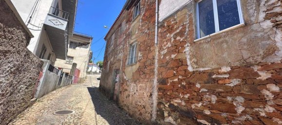 2 bedrooms House in Covilha, Portugal No. 181343 3